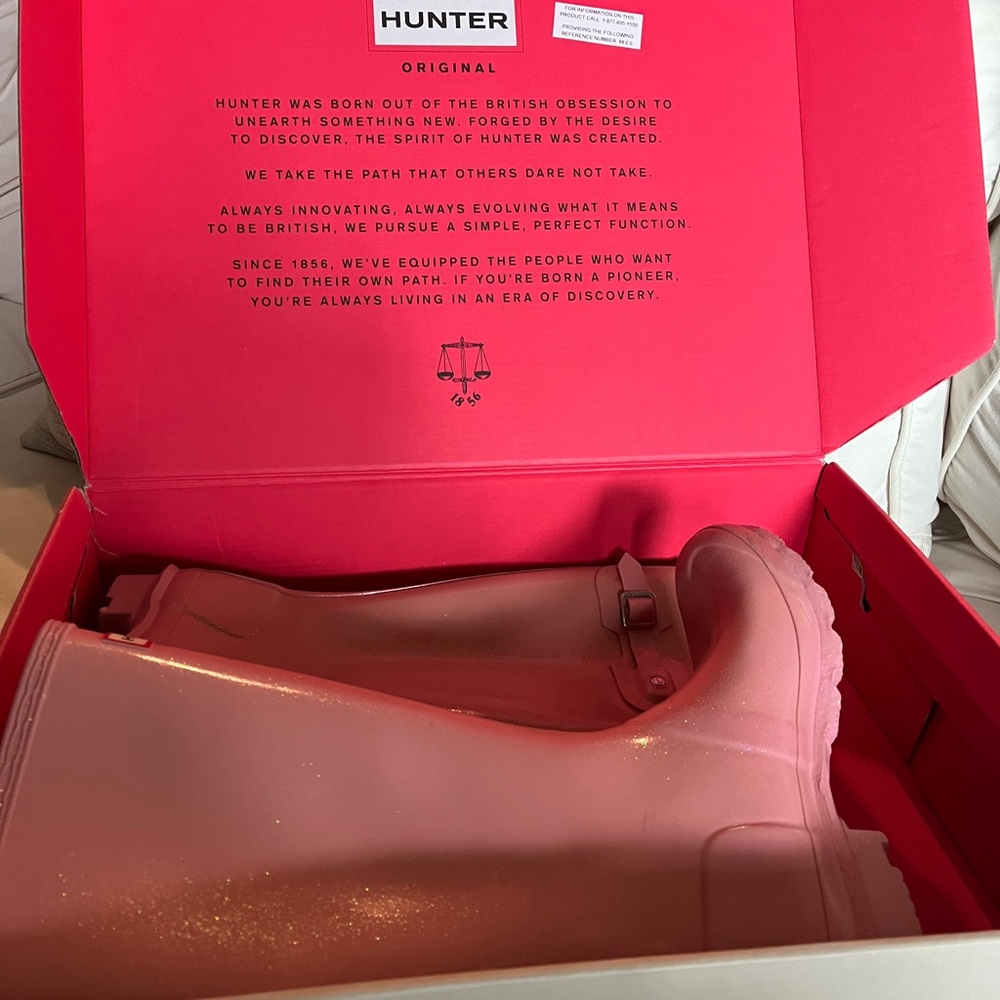 hunter pink glitter boots.